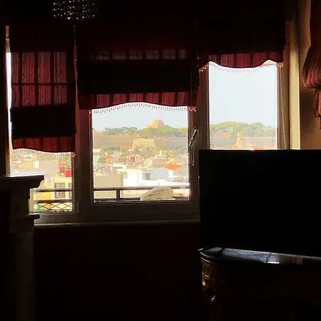Family's Holiday House *