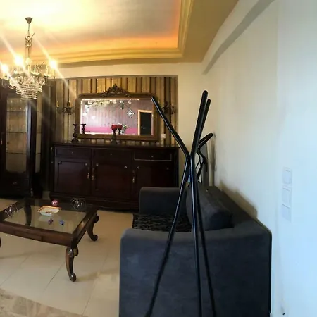 Family's Holiday House *
