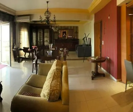Family's Holiday House